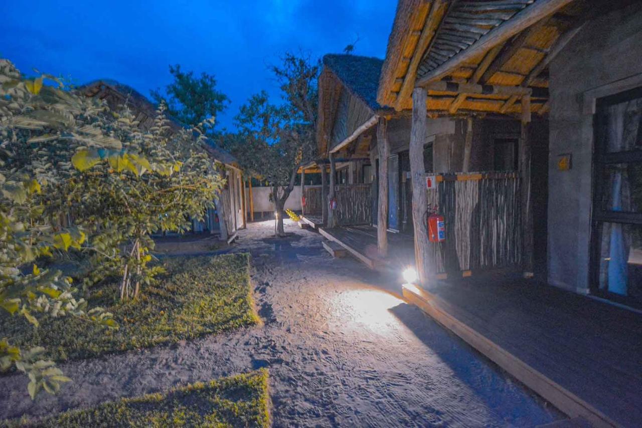 African Excursions Guest House Khwai Dış mekan fotoğraf